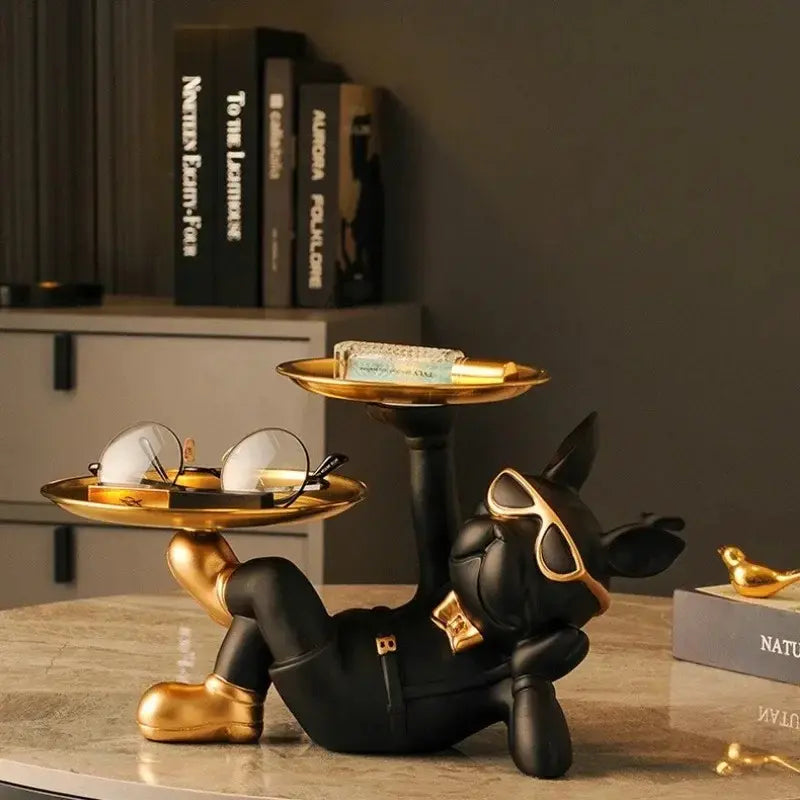 Escultura Decorativa e Porta Objetos de Luxo com Bandeja Dupla Bulldog Relaxado | Henry