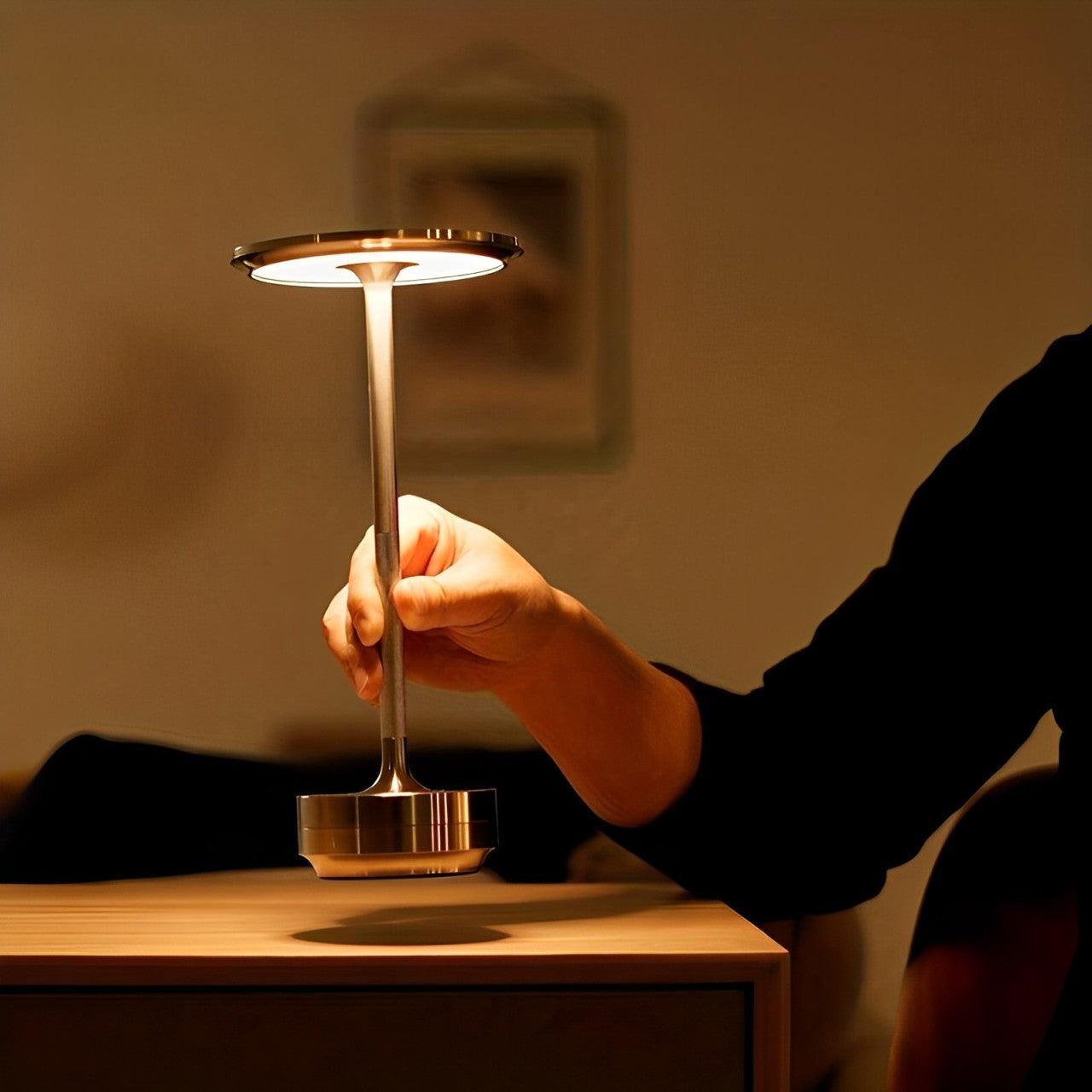 Luminária de Mesa Portátil Led Touch - Nocturna | Henry