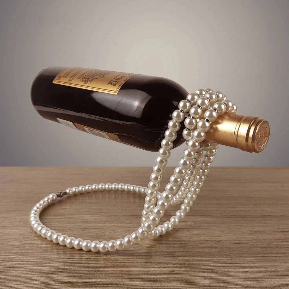 Suporte para Garrafa de Vinho com Colar de Pérolas - Luxo e Criatividade na Sua Decoração | Henry